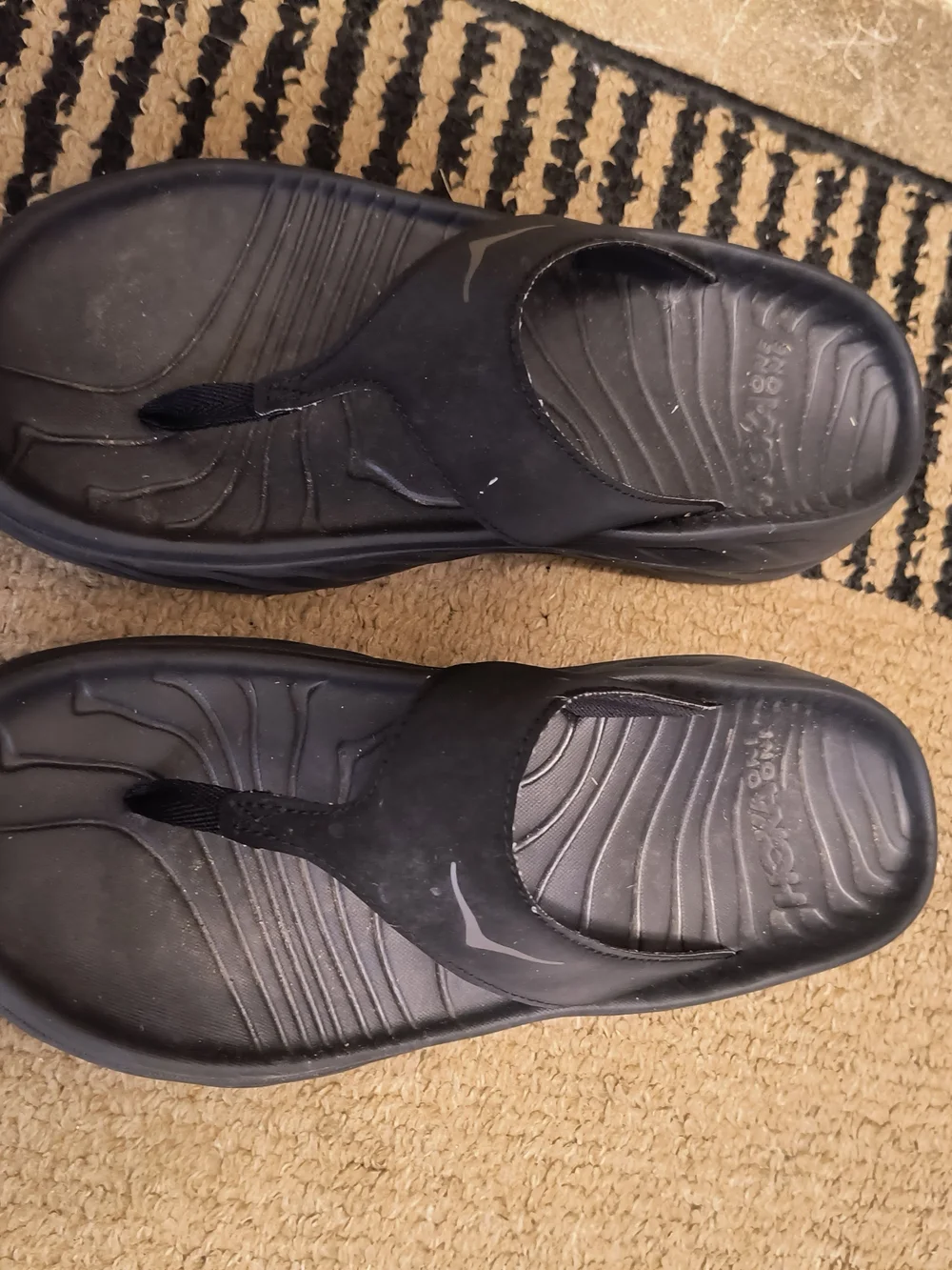 Hoka W10/M8 Black Recovery Flip Flop Sandals - Comfort Footbed